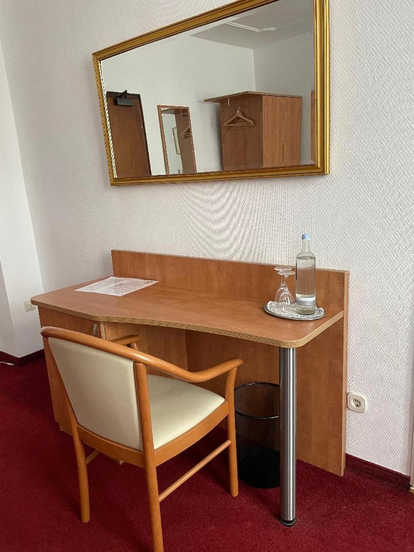 Hotel Zum Goldenen Loewen Sankt Goar Rum bild